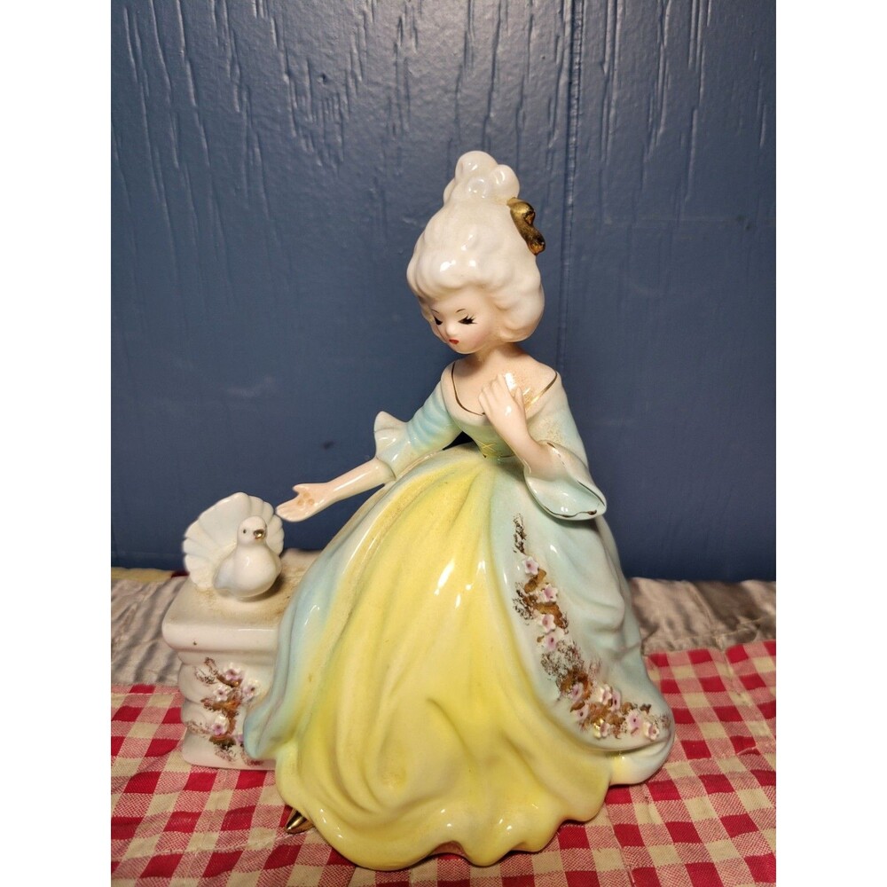 Rare Joseph Originals Anna Italian Aristocrats Series Lady Feeding A Bird